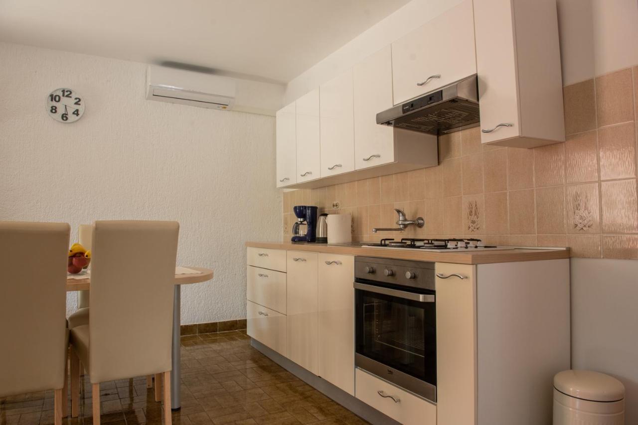 Appartement Apartman Bozica à Vir Extérieur photo